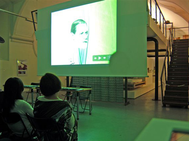 Gerhard Rihl: Buchpräsentation "Science / Culture : Multimedia" – Projektionen während des Vortrages