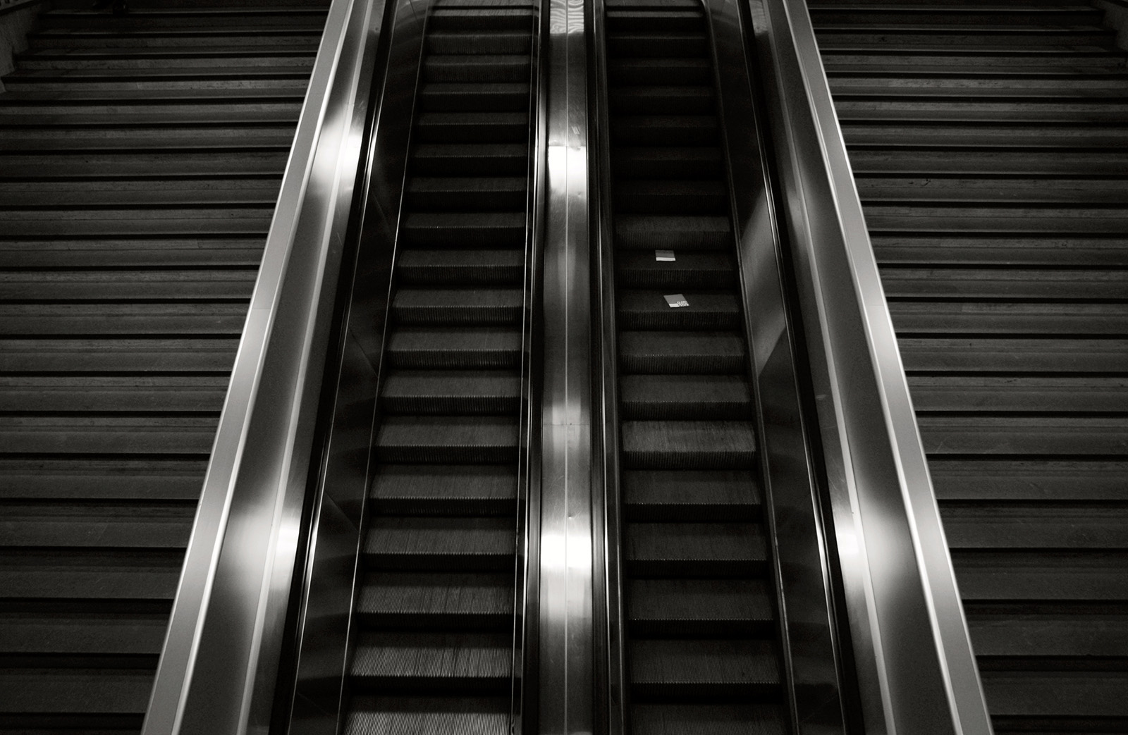 Gerhard Rihl: Wiener Streifzüge, Serie Südbahnhof