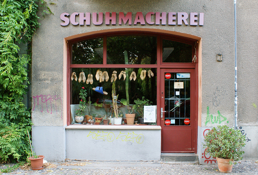 Gerhard Rihl: "Berlin Store Fronts" – Serie "Kreuzberg", Bergmannstraße